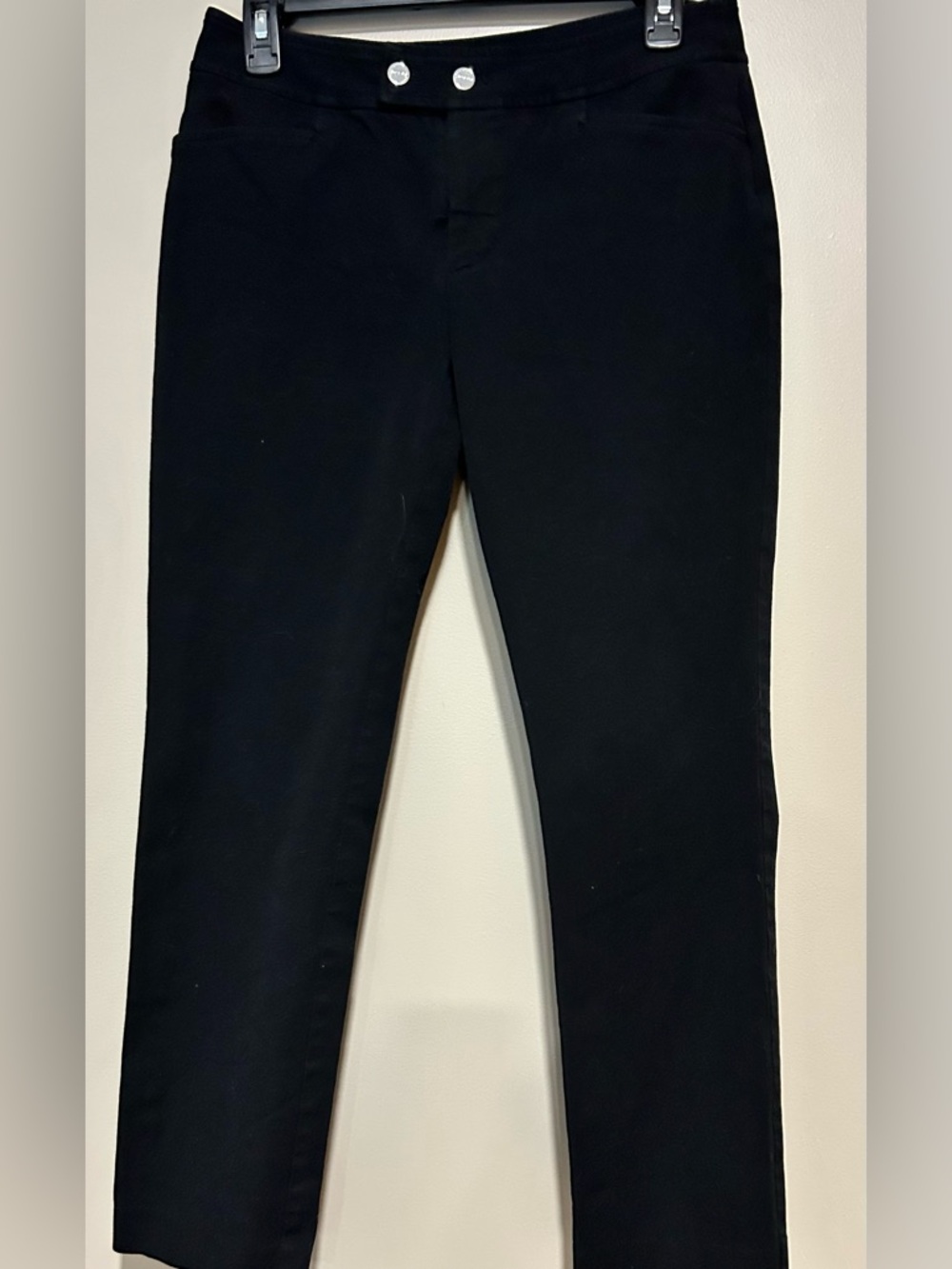 Chaps women’s black crop pants